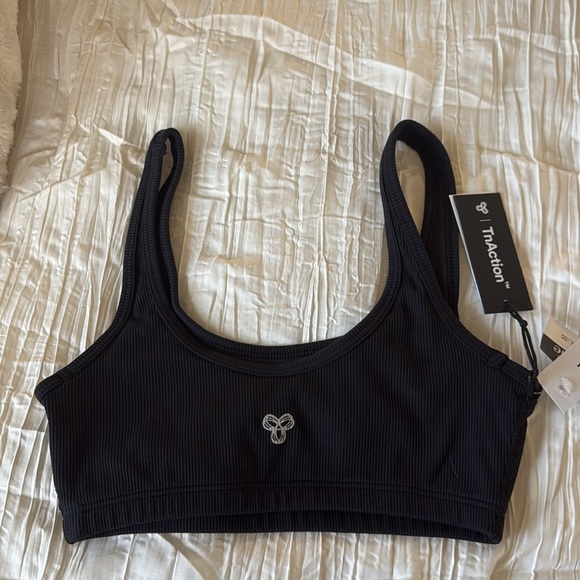 NWT Aritizia bra - Picture 2 of 4